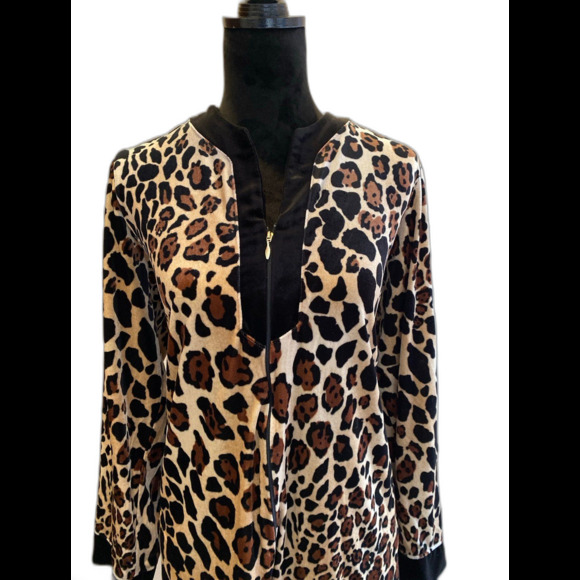 Charter Club Robe or Night Gown Leopard Animal Print Size Large Velvet Feel - Picture 1 of 11